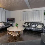 2 With And Mountain View 15 Minutes To Interlaken سبيز